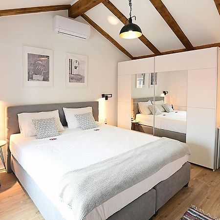 Apartment D & Studio L Dobrinj ภายนอก รูปภาพ