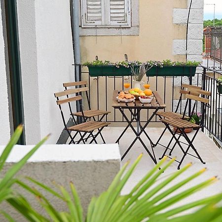Apartment D & Studio L Dobrinj ภายนอก รูปภาพ