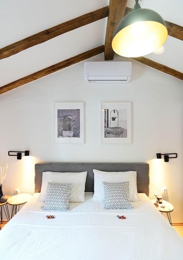 Apartment D & Studio L Dobrinj ภายนอก รูปภาพ