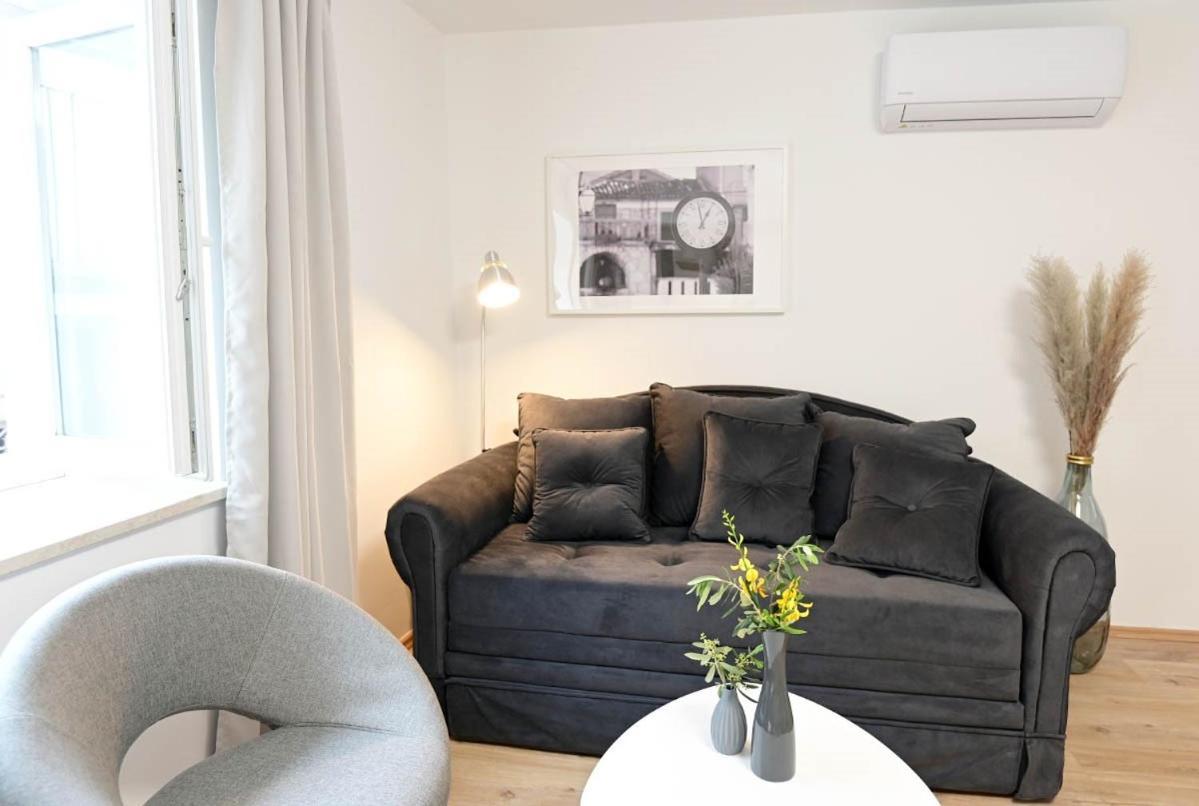 Apartment D & Studio L Dobrinj ภายนอก รูปภาพ