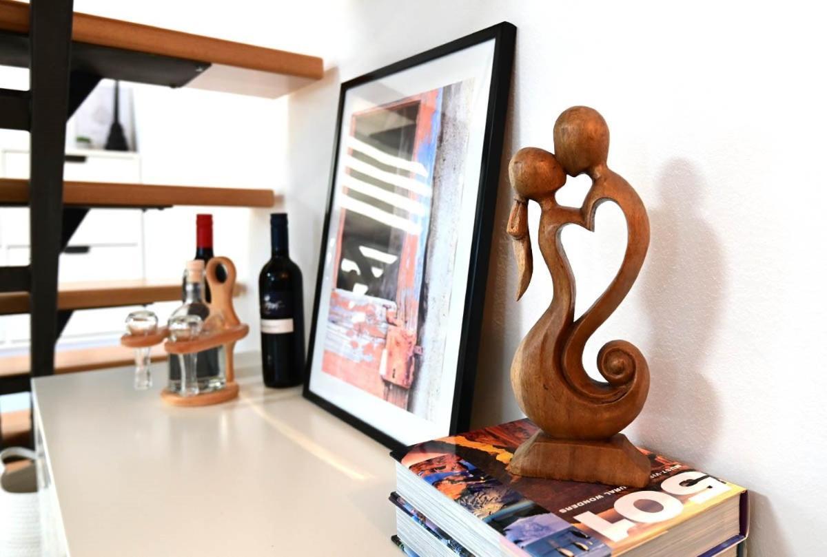 Apartment D & Studio L Dobrinj ภายนอก รูปภาพ